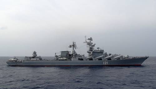la-russie-subit-un-revers-alors-que-son-navire-amiral-coule-dans-la-mer-noire