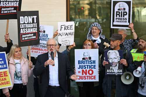 un-tribunal-britannique-autorise-l'extradition-d'assange-vers-les-etats-unis